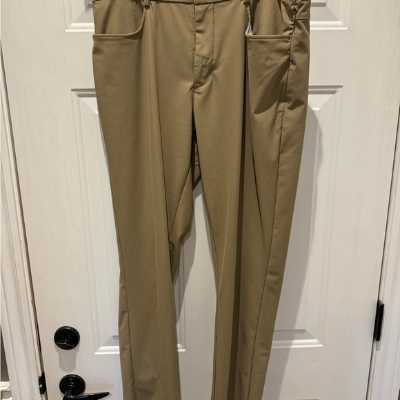 3 pairs of Old Navy Hybrid pants. 34x42 - Picture 4 of 7